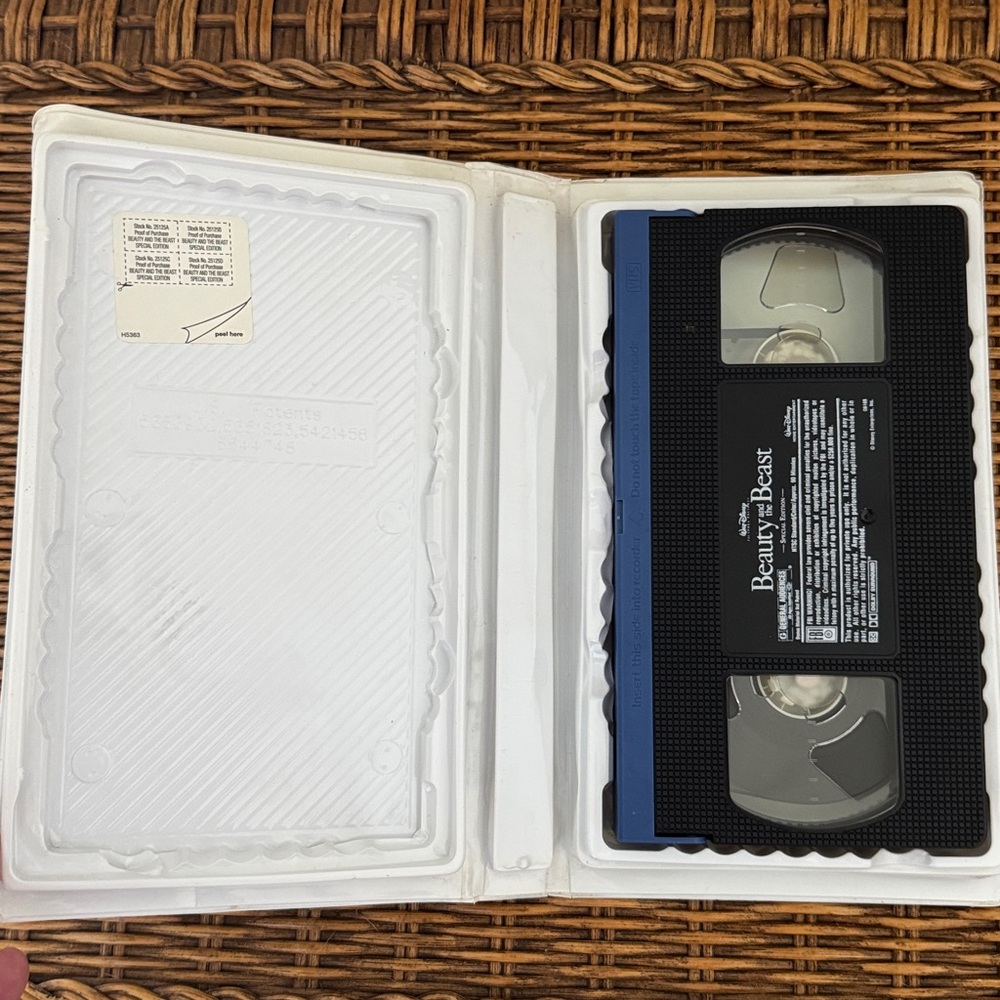 Disney Beauty and the Beast Platinum Edition VHS Tape - Picture 2 of 3